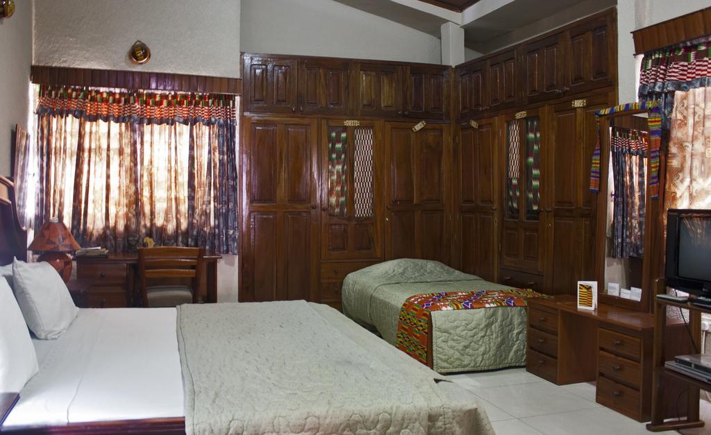 Four Villages Inn Кумасі Номер фото