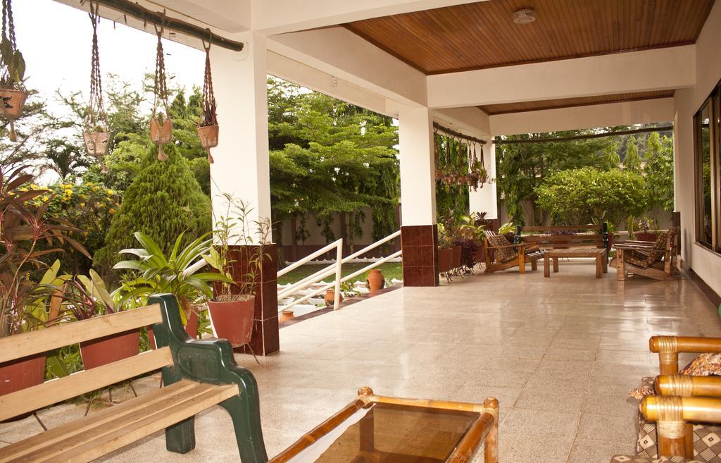 Four Villages Inn Кумасі Екстер'єр фото